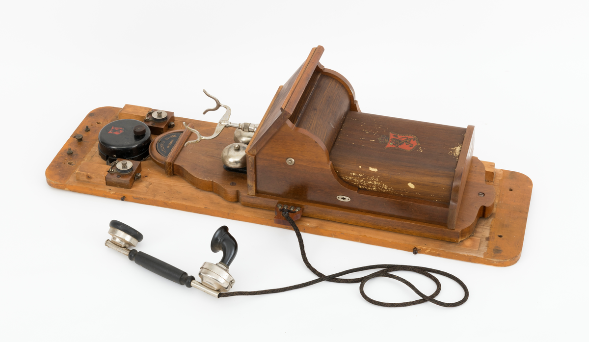 Telefonapparat - Anno Norsk skogmuseum / DigitaltMuseum