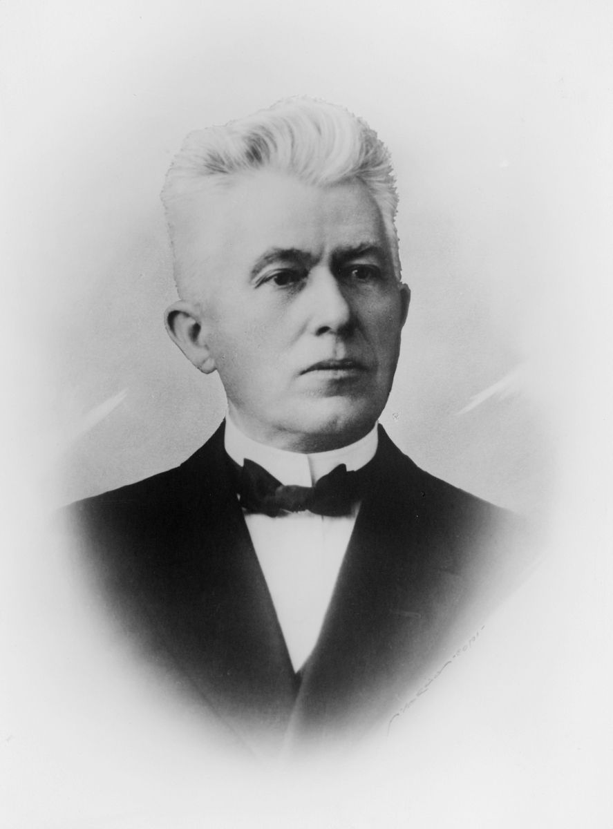 portrett, postmester, Adolf Lervik