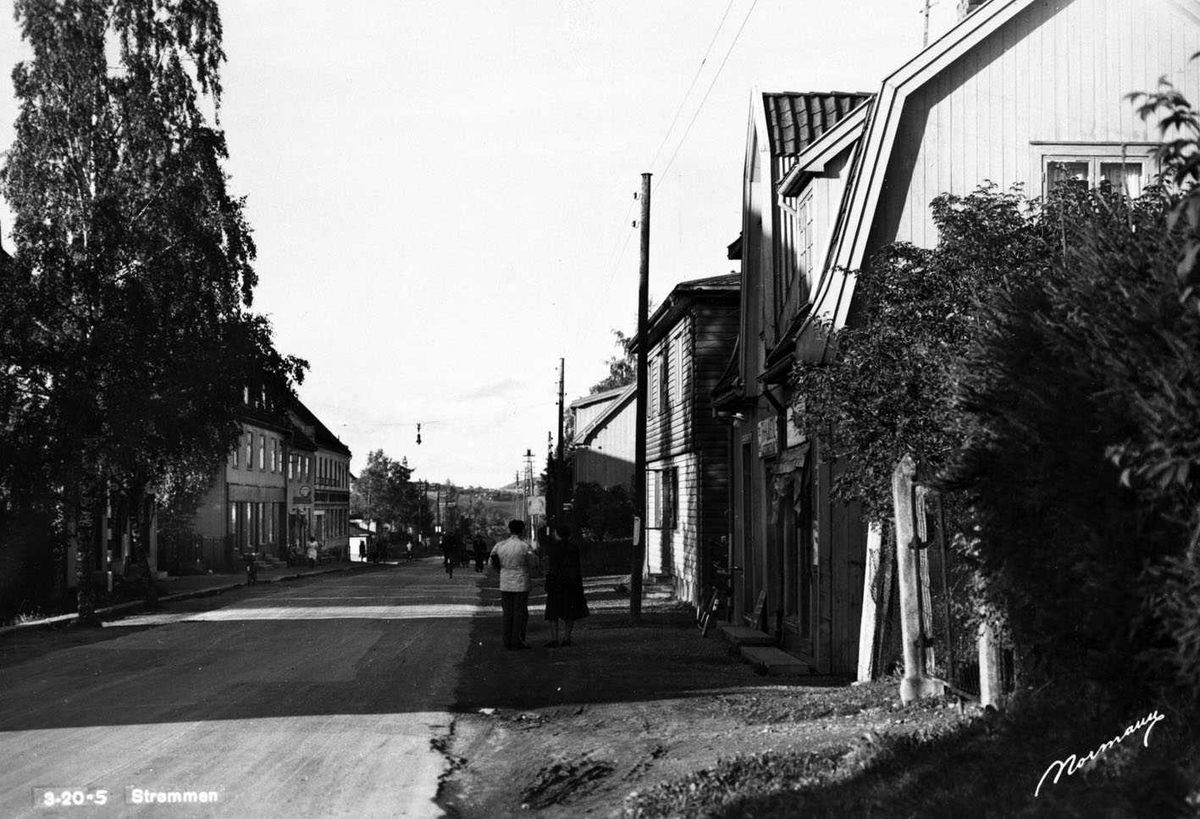 Strømsveien utsikt mot meieriet. Postkort