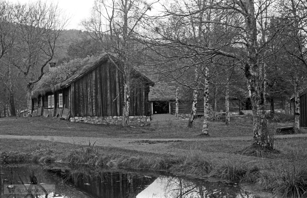 Hammervollstua på Romsdalsmuseet. .(Se Romsdalsmuseets årbok 1986)
