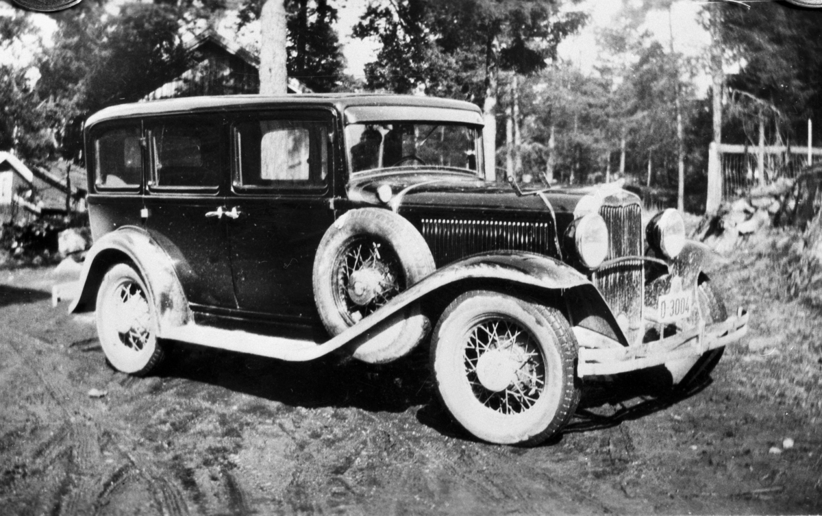 Dodge, årsmodell 1931, rutebil reg. nr. D-3004. Eier var Gunnar Grødtlien i følge Norges Bilbok 1935.