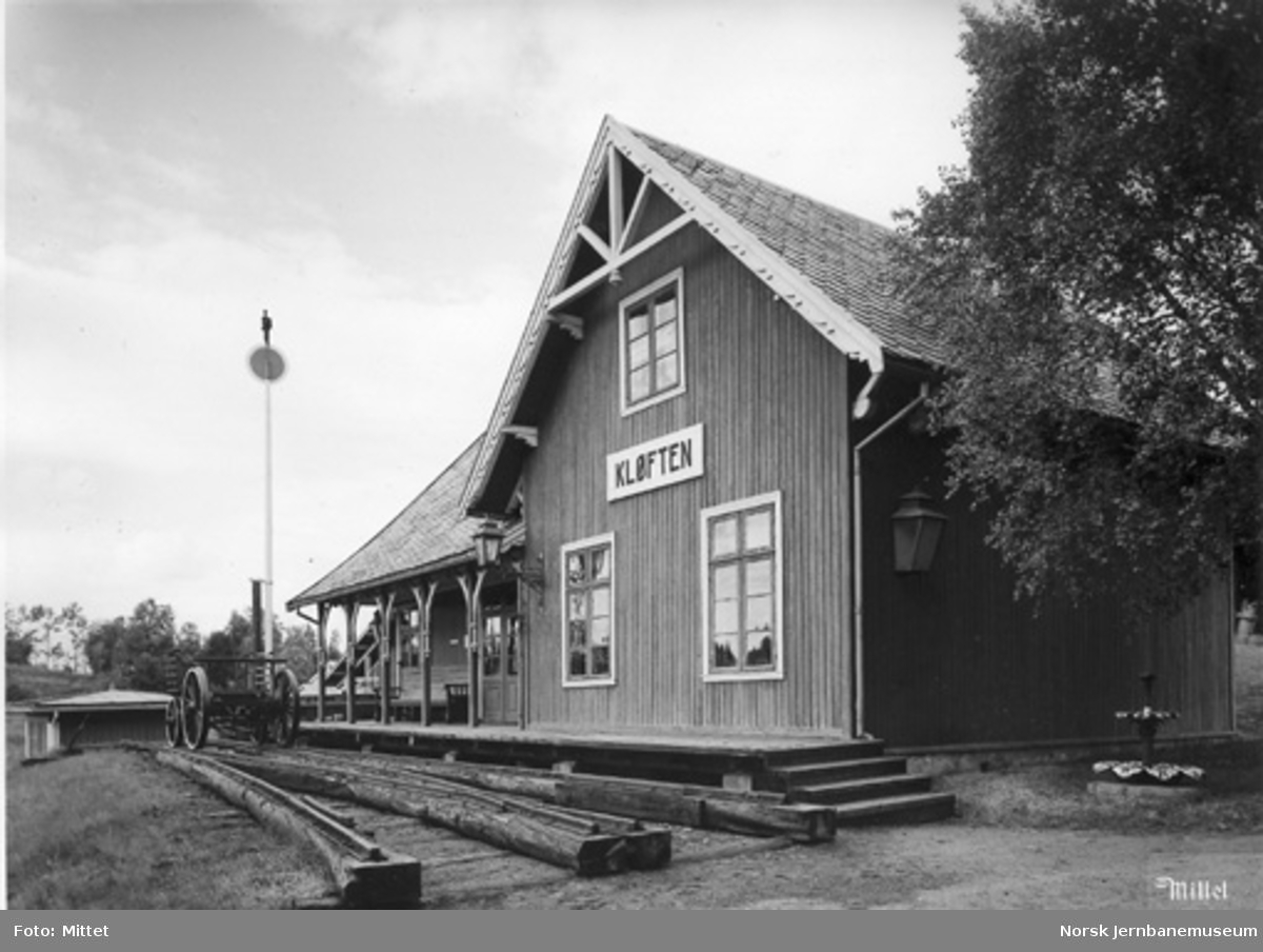 Jernbanemuseet på Disen : Kløften stasjon med Brunel-spor, "Dreperen" og Holstad-signalet