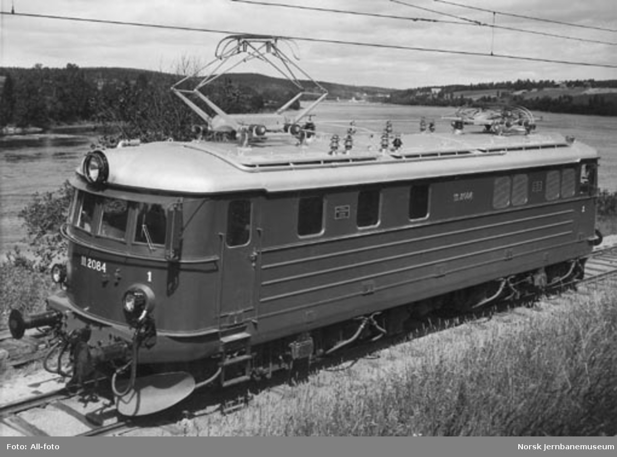Leveransefoto av NSB elektrisk lokomotiv type El 11 nr. 2084