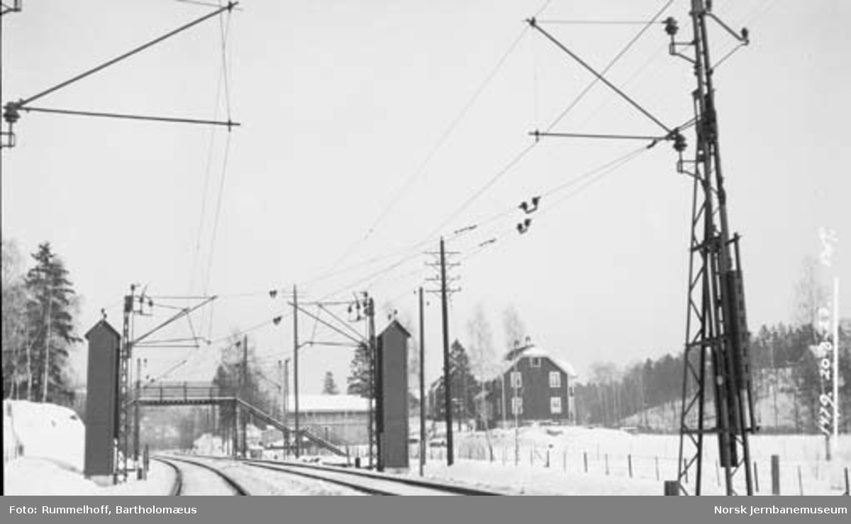 Drammenbanens elektrifisering : kontaktledningsanlegget på dobbeltsporstrekningen