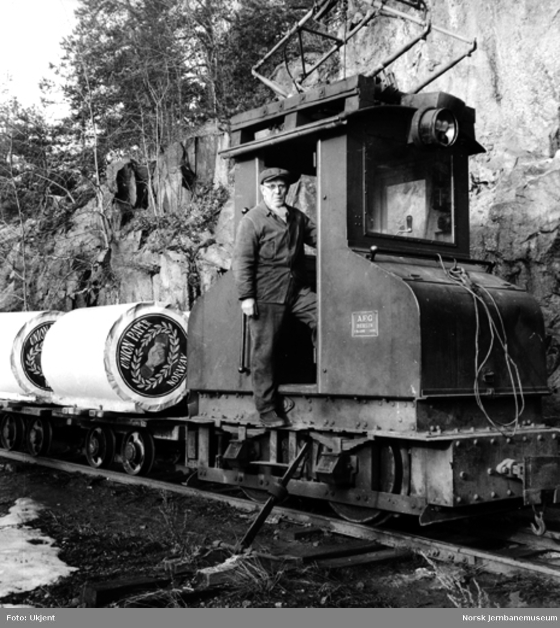 Skotfos Brug : elektrisk lokomotiv med lokfører Magnus Vasdal