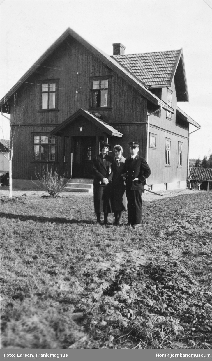 Telegrafist Frank M. Larsen på Kråkstad stasjon