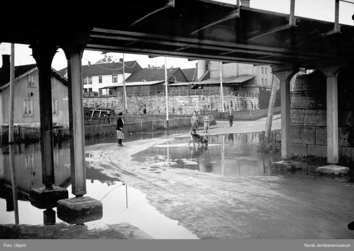 Flommen i 1927 : Storhamar-vegundergang i Hamar