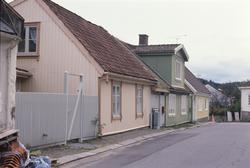 Hus fra 1800-tallet, Sølvgata i Halden. Illustrasjonsbilde f