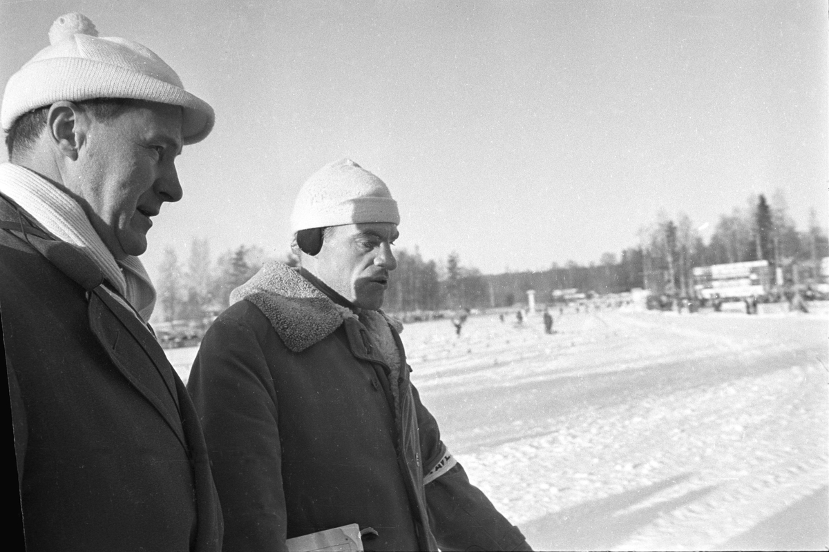 Finsk skiløper til høyre vant. Svenska Skispelen i Falun i 1967.