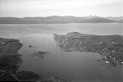 Glomfjord, Meløy, oktober 1965. Artikkel om mann fra Glomfjo