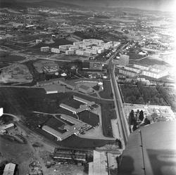 Oslo, 02.05.1959. Flyfoto fra innfartsveier og drabantbyer.