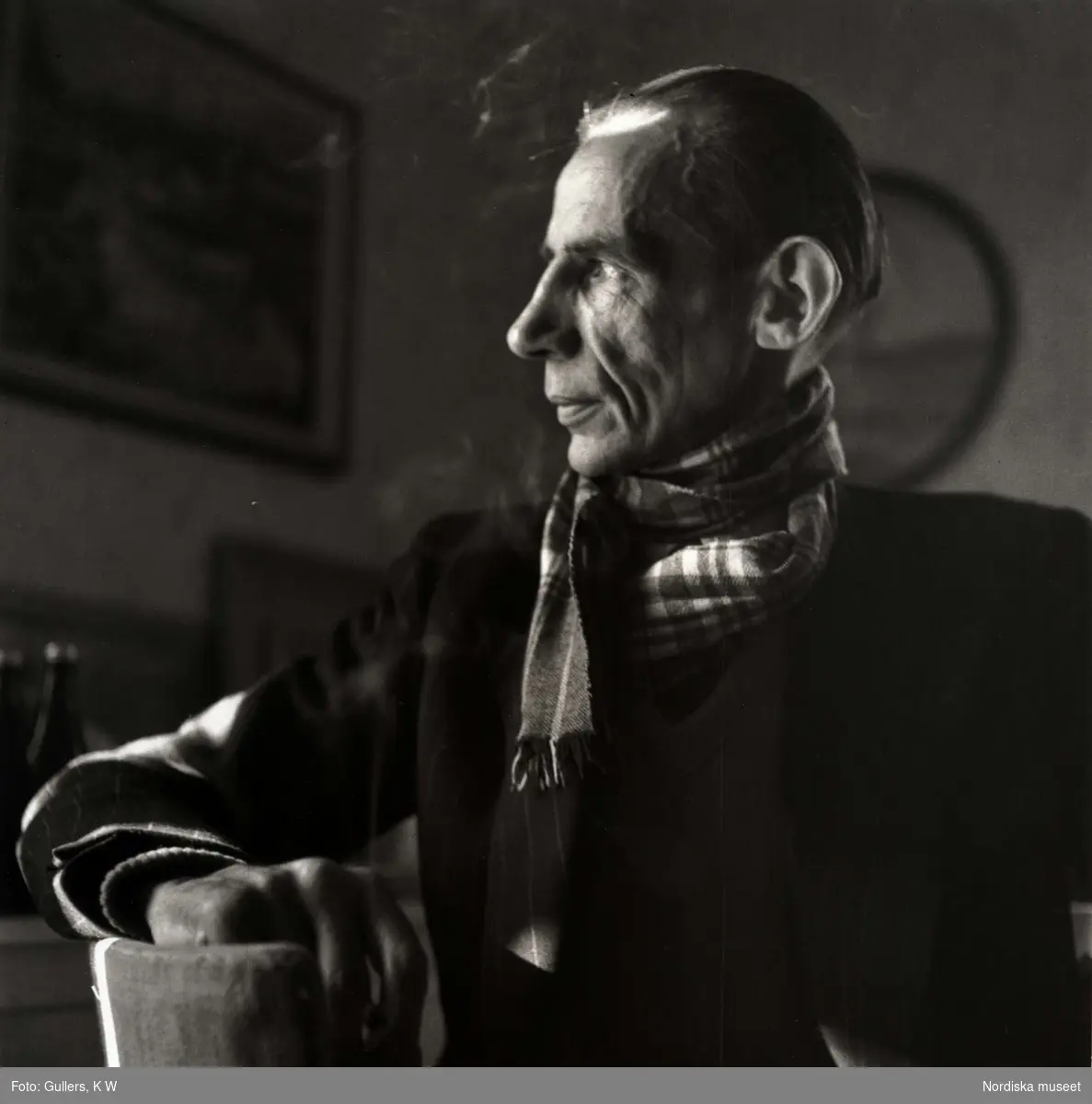 Porträtt av författaren, poeten Nils Ferlin (1898--1961).