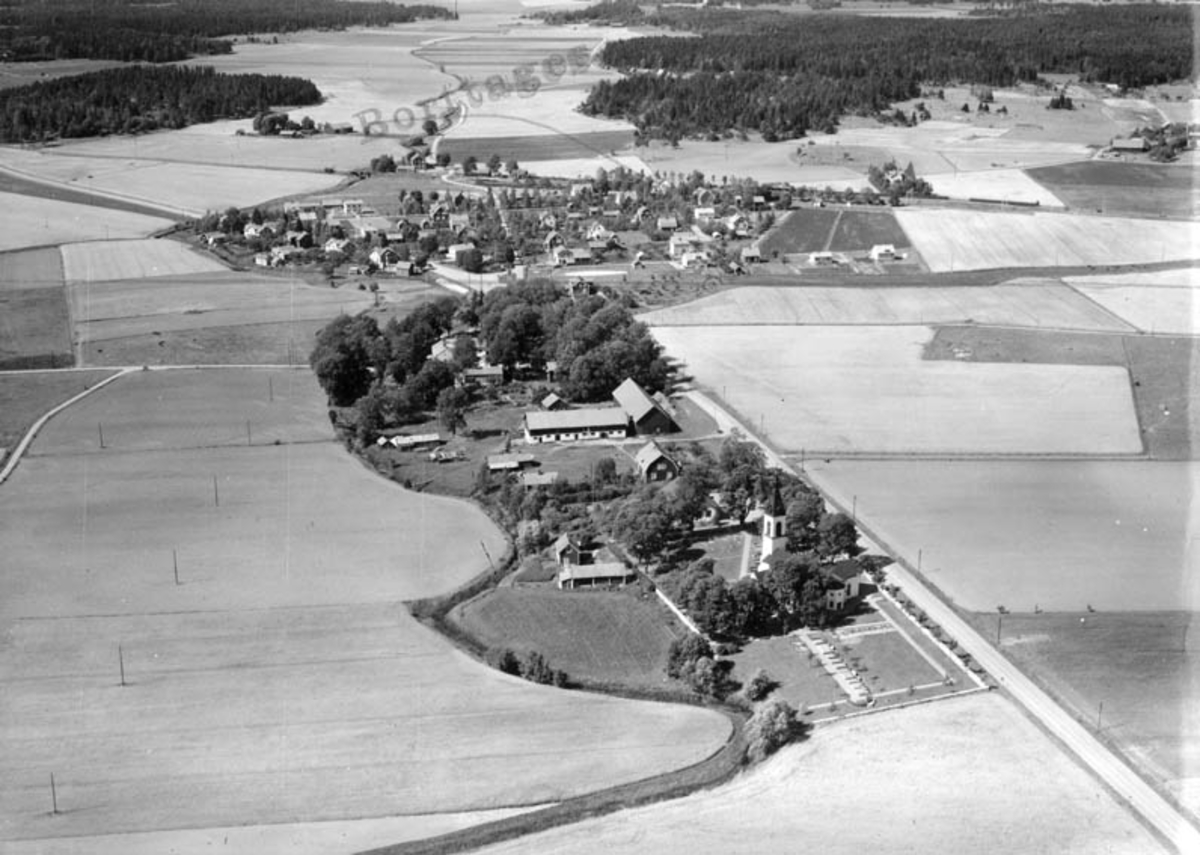 Flygfoto över Vänge, Vänge socken, Uppland 1950