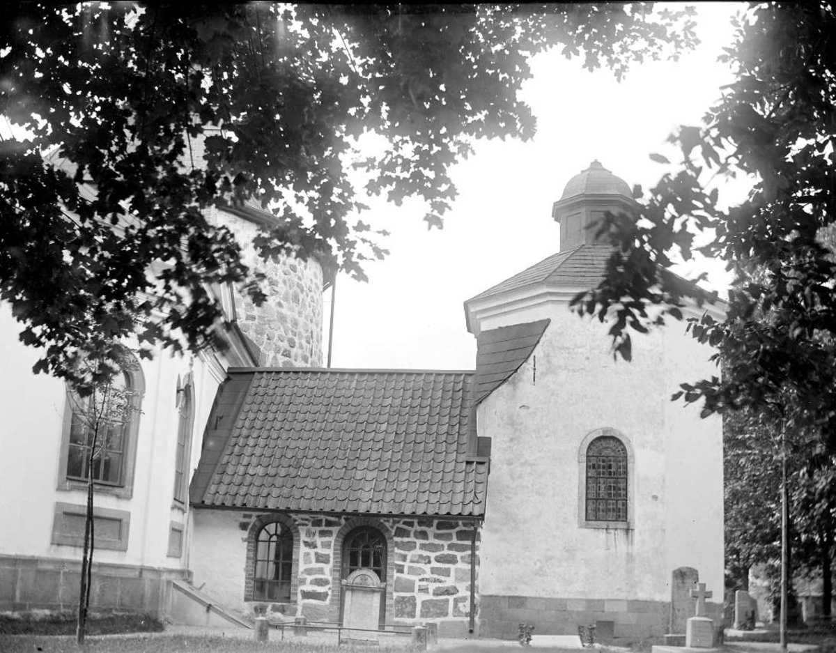 Bromma kyrka, Bromma socken, Uppland i augusti 1916