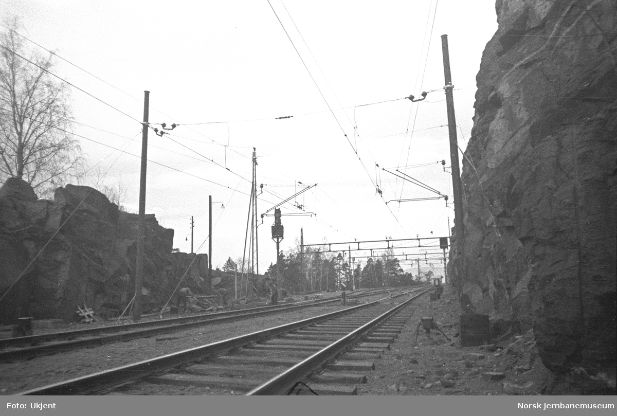 Elektrifisering av Østfoldbanen : ferdig kontaktledningsanlegg på Ljan stasjon