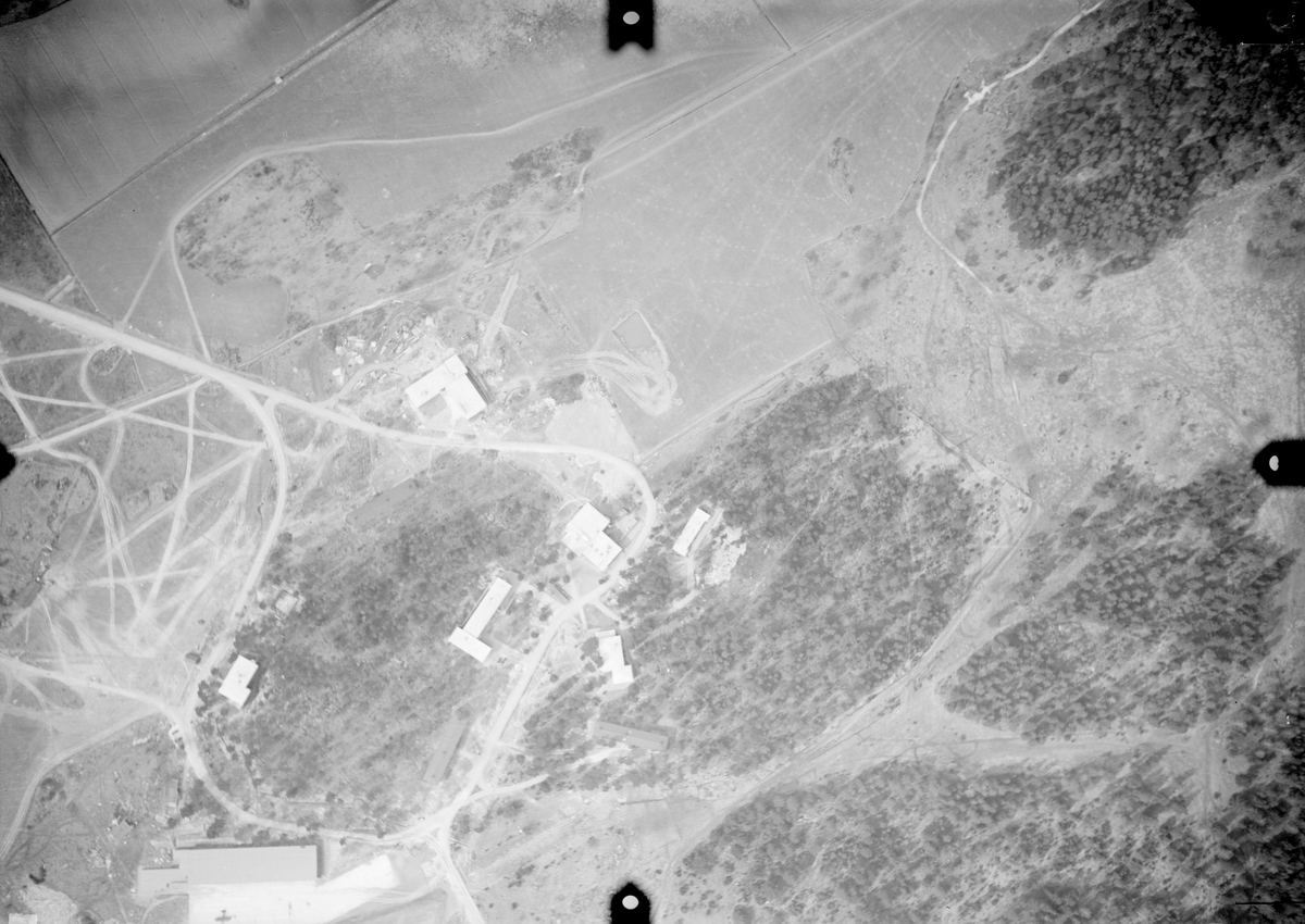 Flygbild från 1200 meters höjd av Barkarby flygstation, F 8, 1939.