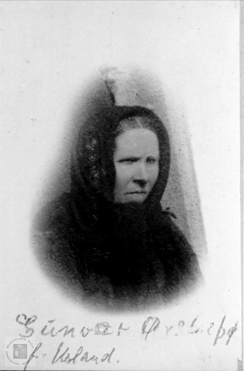 Portrett av Gunvor (f.Usland) Øyslebø.