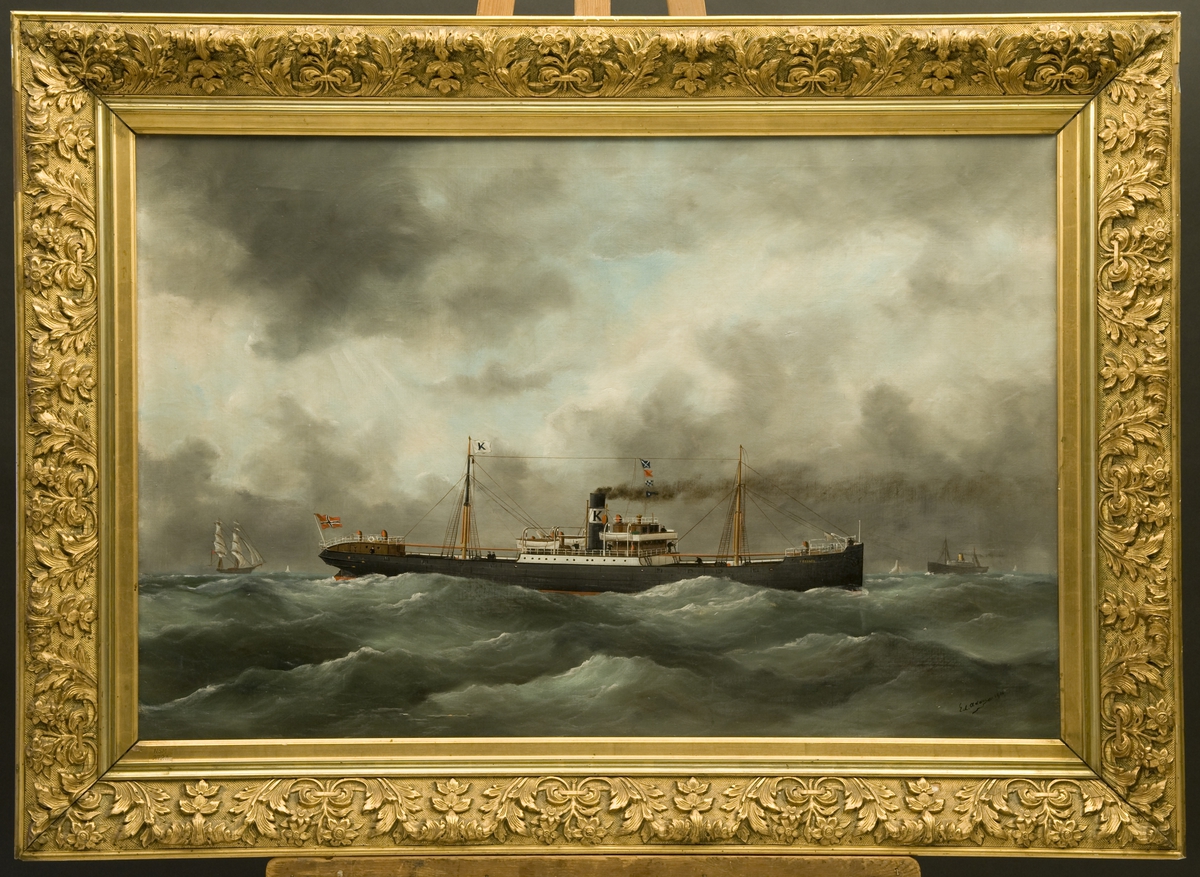 D/S Frednes i profil, med et seilskip og et dampskip i bakgrunnen