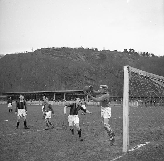 Enligt notering: "Fotboll (Kamrat - Lundby) 20/4 1947".
