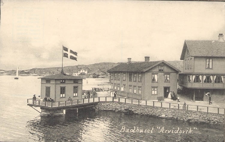 Tryckt text på kortet: "Badhuset Arvidsvik."
