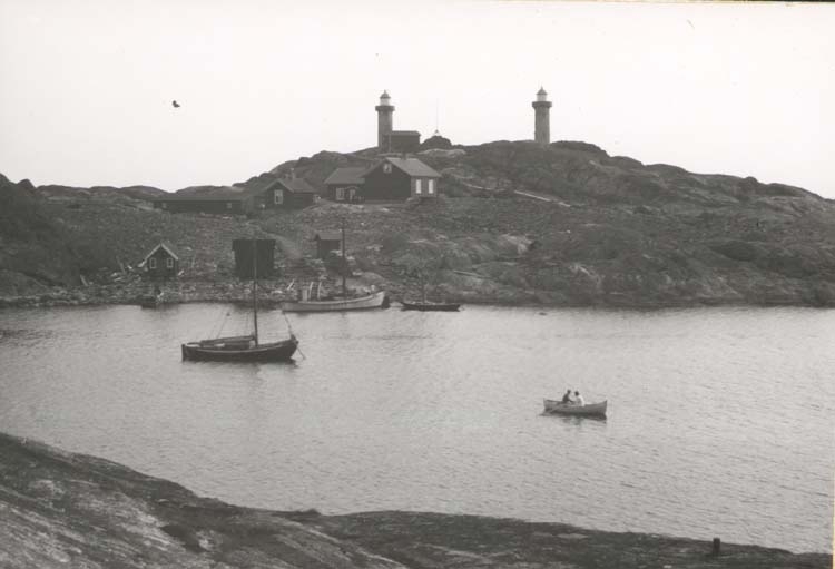 Noterat på kortet: "Ursholmarna."
"Foto (F9) Dan Samuelsson 1924. Köpt av dens. dec. 1958."