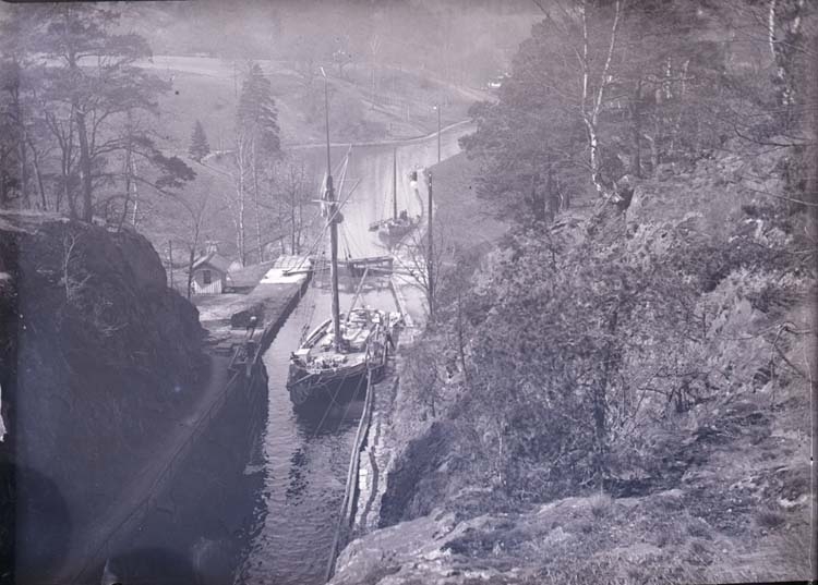 Vänerslup in i slusstrappan, Trollhättan i maj 1908