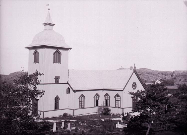 Enligt text som medföljde bilden: "Kyrkan Grundsund 22/9 1901."