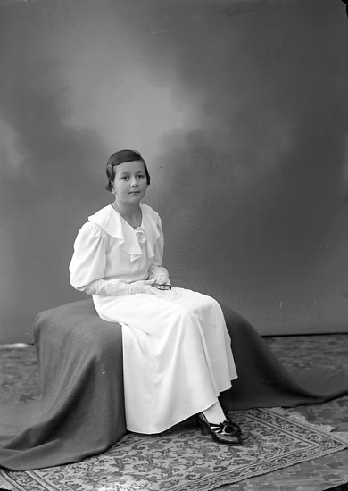 Enligt fotografens journal nr 6 1930-1943: "Nykvist, Margot, Stenungsund".