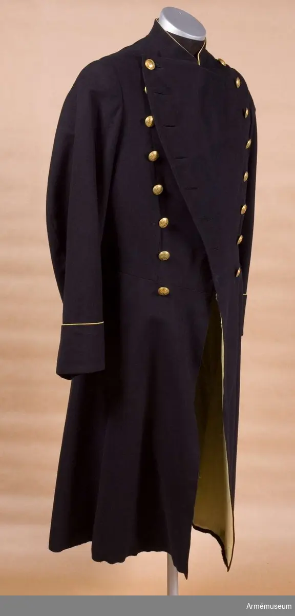 Grupp C I.
Ur uniform för överstelöjtnant vid Generalstaben, bestående av  vapenrock, två par långbyxor, syrtut, epåletter och mössa.