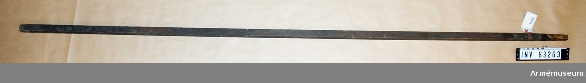 Grupp F II.
Käpp till 6 cm (2") krigsraket. För Svenska Raketkåren 1833-45.