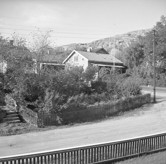 Text till bilden: "Tomt. Kyrkevik. Dir. R. Segermark, Sveavägen 34 Stockholm. 1955"