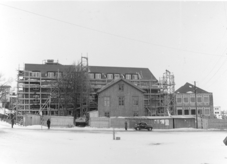 "Lysekil. Byggandet av Hotell Lysekil. 1951"