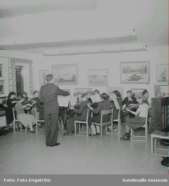 Skolorkester. Fotograferingen beställd av Sköns skolstyrelse.