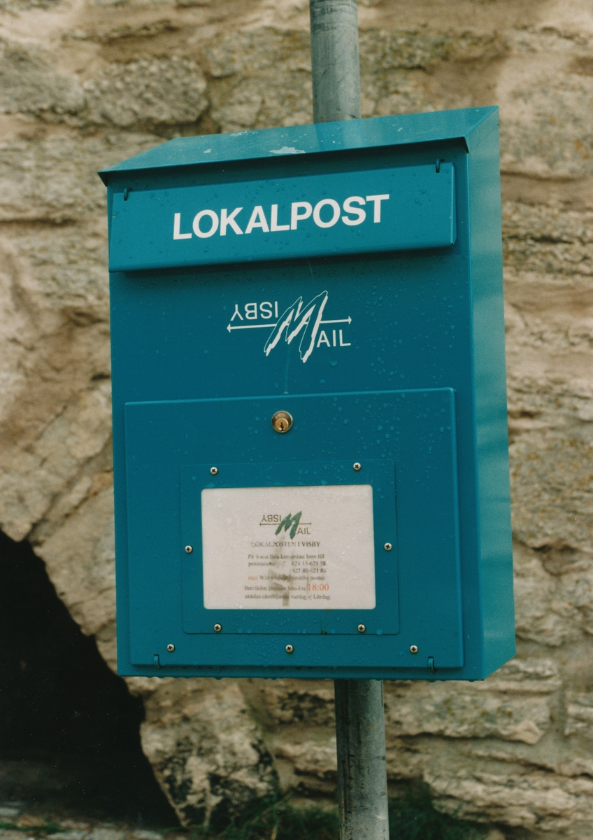 Lokalpostbrevlåda i Visby, 1997. Wisby Mail.