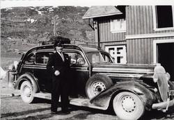 På Bruvold , Tuv i Hemsedal 1942-1943.
Olav E. Fekene med ko