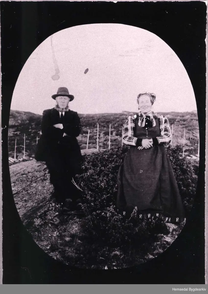 Kyrkjesongar A.S.Grøthe og kona Kari. Biletet er truleg teke på Valdresstølen (Valdresstølo, dialekt)