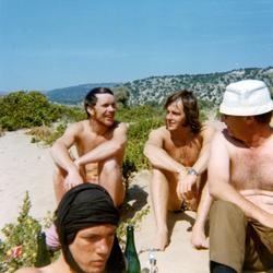 På "Hippie beach", nord for Agadir, Marokko.
Fritid på land.