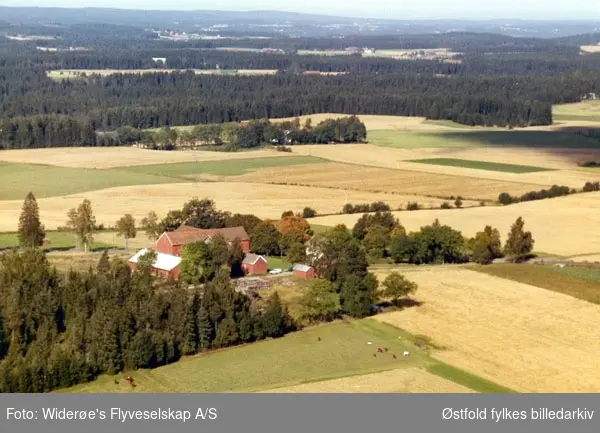 Flyfoto av Kontra i Rakkestad.