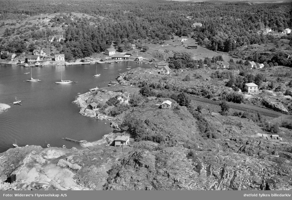 Bølingshavn på Kirkeøy, Hvaler, flyfoto fra august 1957.