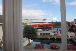 Stavangerfjord på vei ut fjorden. Sett fra museumskontoret o