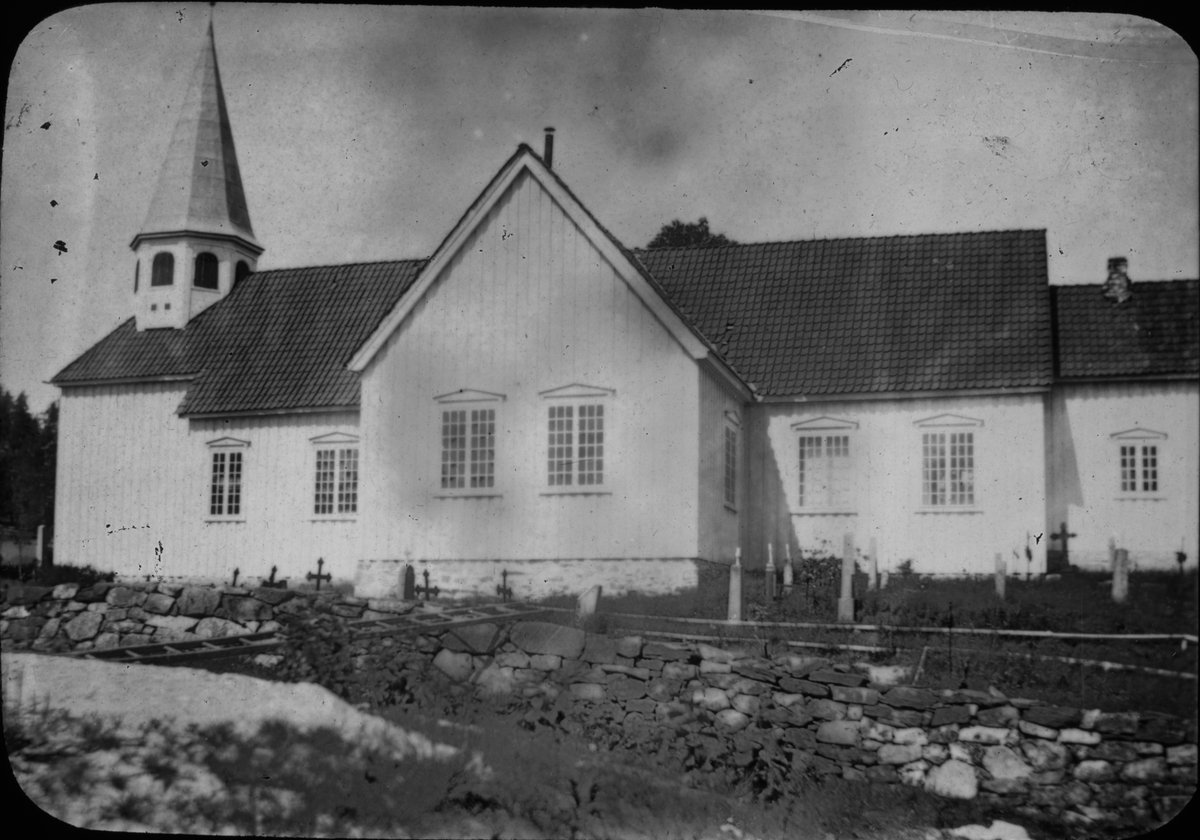 Drangedal kirke
