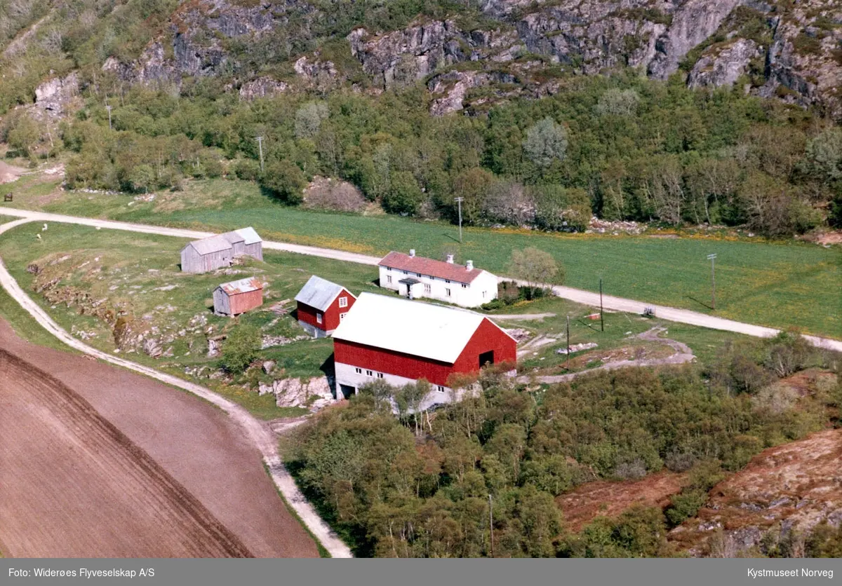 Flyfoto fra "Mossavollan" på Ofstad i Vikna kommune