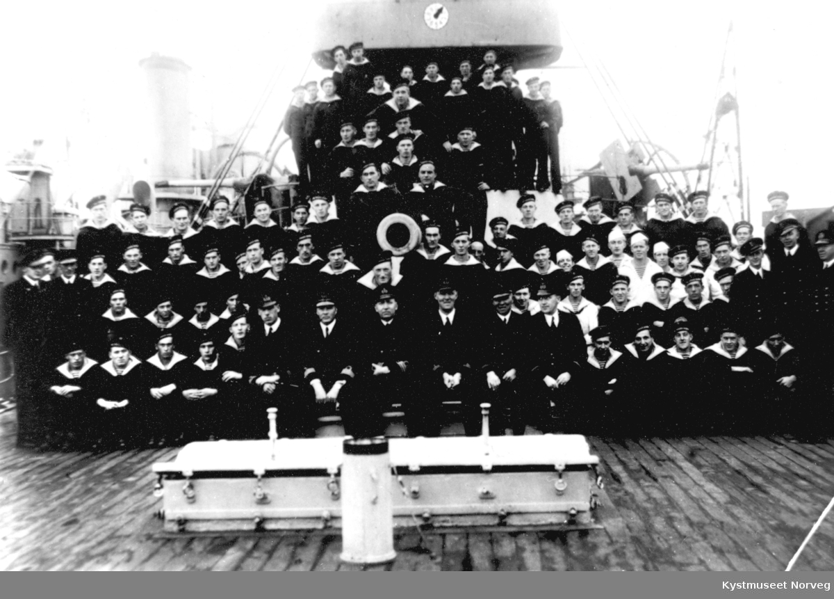 Tønsberg, ombord i panserskipet Tordenskjold under en øvelse