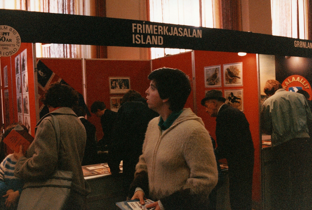 frimerkets dag, Oslo Rådhus, stands for Frimerkjasalan Island, ekspeditører, kunder