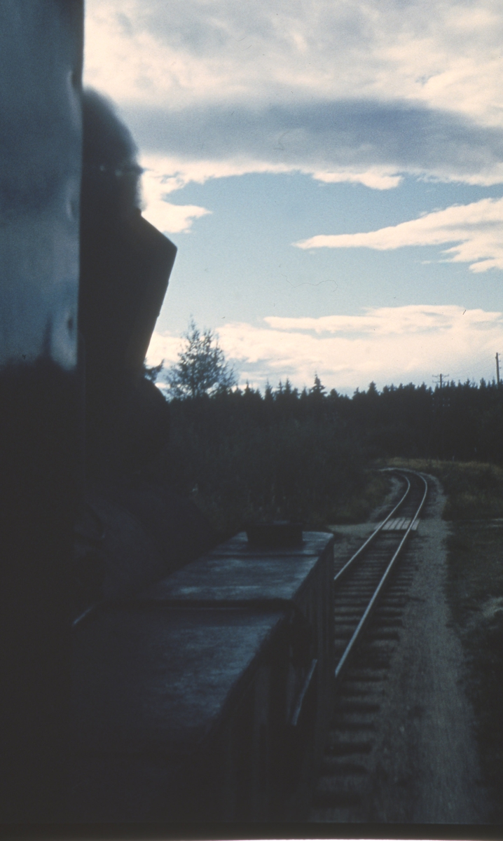 Utsikt fra lokomotivførerplassen på lok 4 Setskogen i tog 2058 til Sørumsand