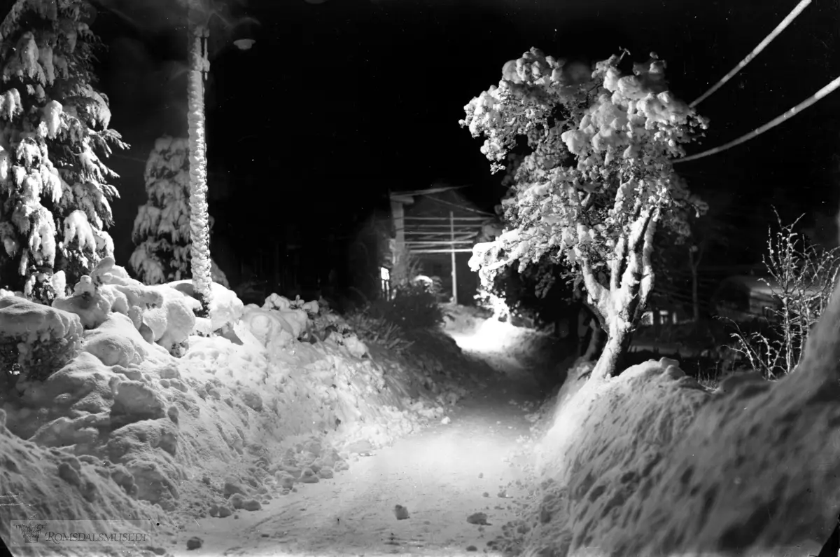 Molde vinter natt i Sandbakken. januar 1940.