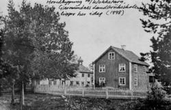 Hinngardstunet., Domaastunet i 1874 med en del av eikealle. 