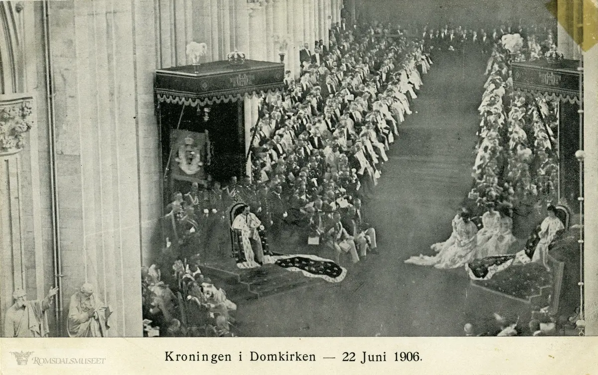 Fra Kroningsreisen i 1906..Kroningen i Domkirken.