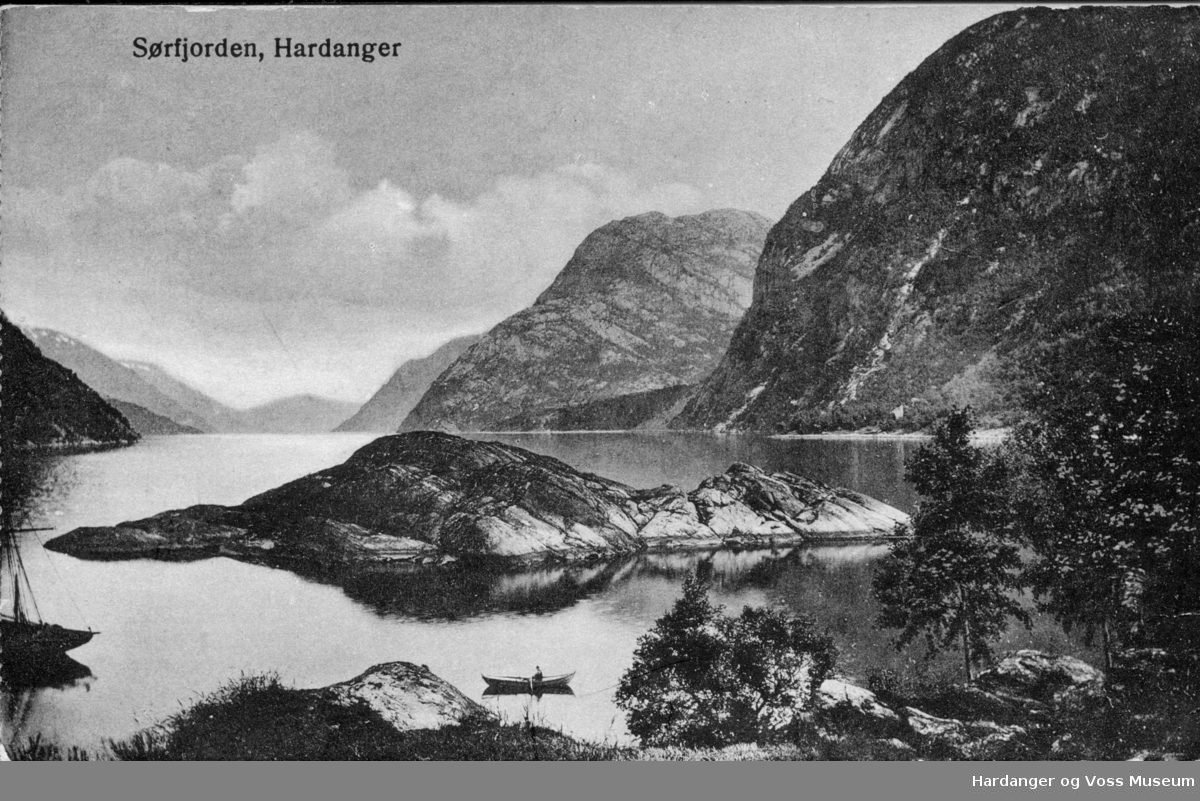 Sørfjorden med Holmen