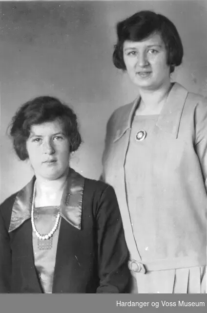 Agnes Mathilde og Anna Charlotte Wallevik  